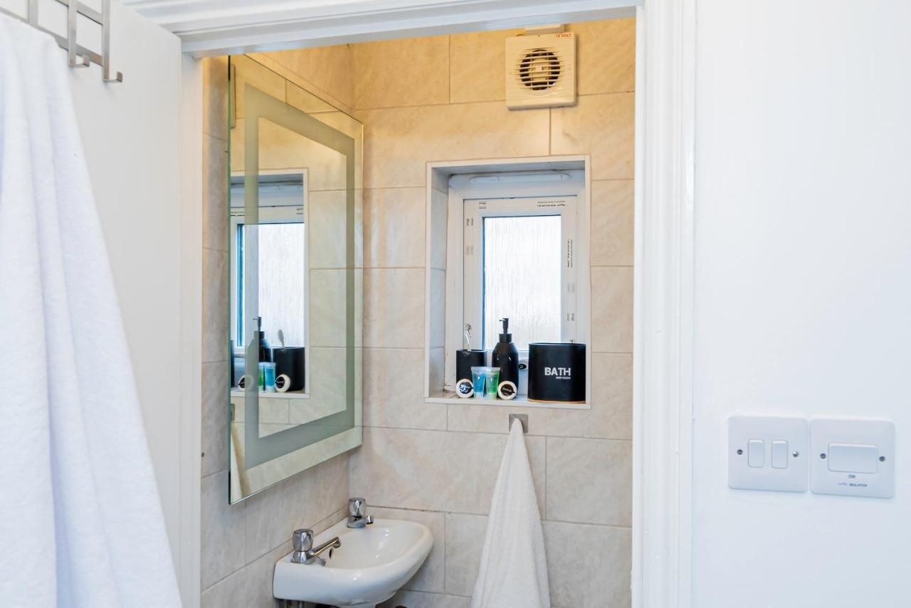 Charming 2-Bedroom Flat With A Garden And Free Parking At Abingdon อ็อกซ์ฟอร์ด ภายนอก รูปภาพ