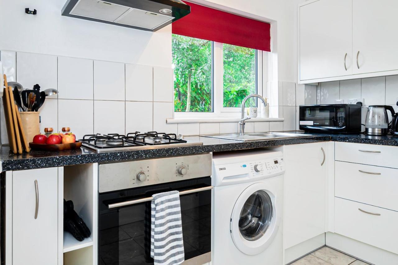 Charming 2-Bedroom Flat With A Garden And Free Parking At Abingdon อ็อกซ์ฟอร์ด ภายนอก รูปภาพ