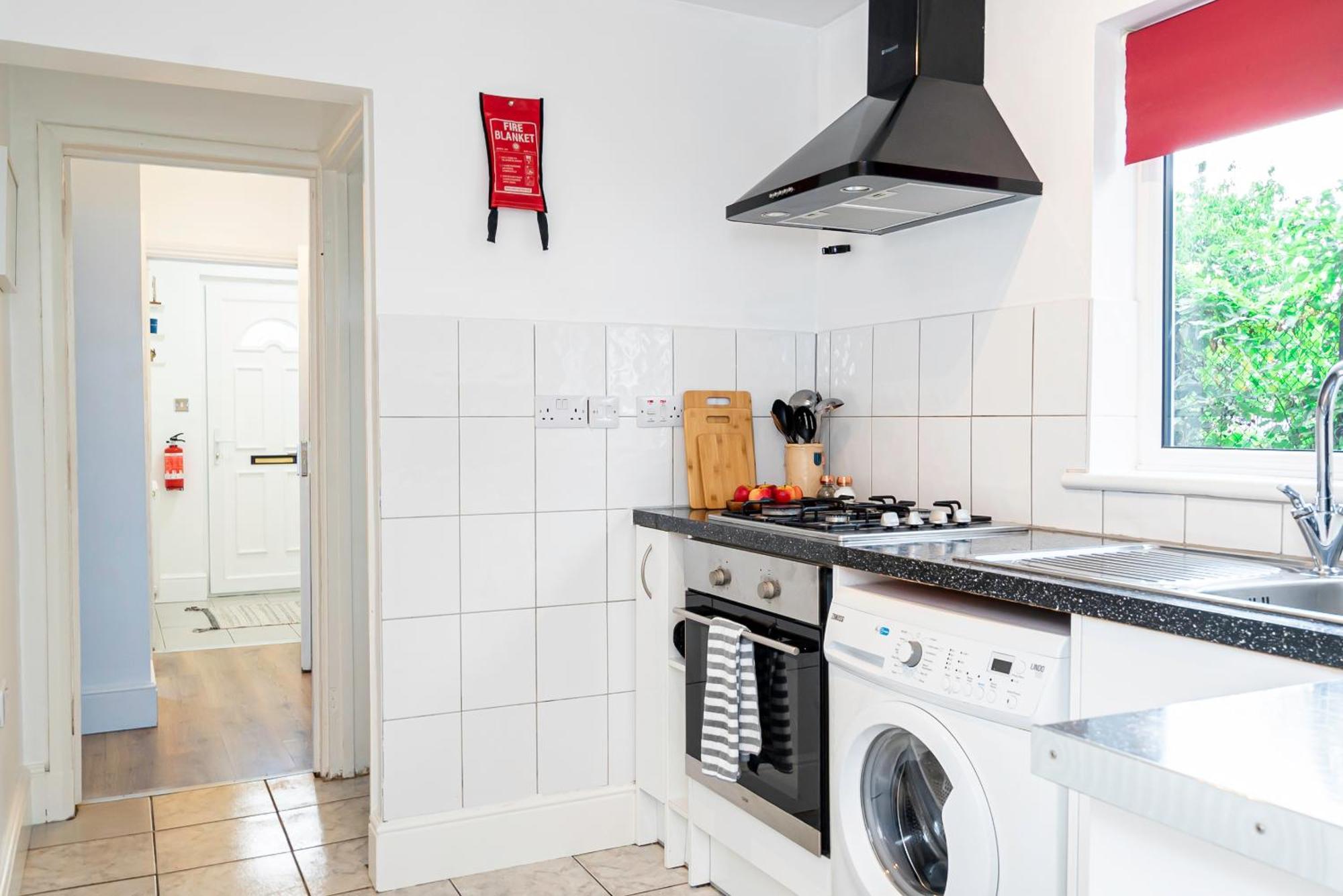 Charming 2-Bedroom Flat With A Garden And Free Parking At Abingdon อ็อกซ์ฟอร์ด ภายนอก รูปภาพ