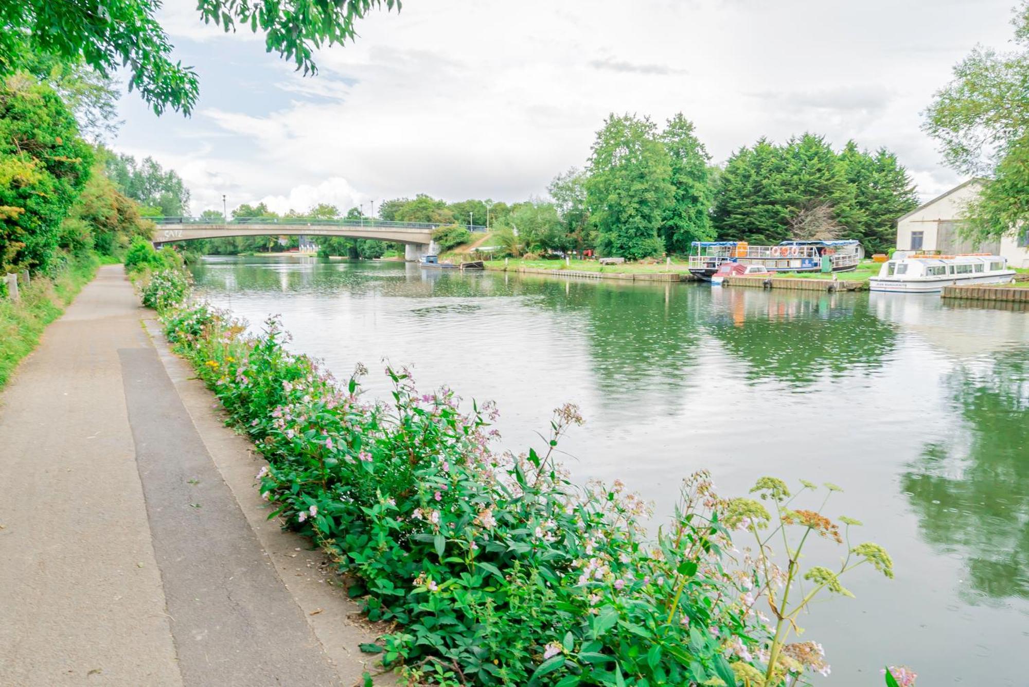 Charming 2-Bedroom Flat With A Garden And Free Parking At Abingdon อ็อกซ์ฟอร์ด ภายนอก รูปภาพ