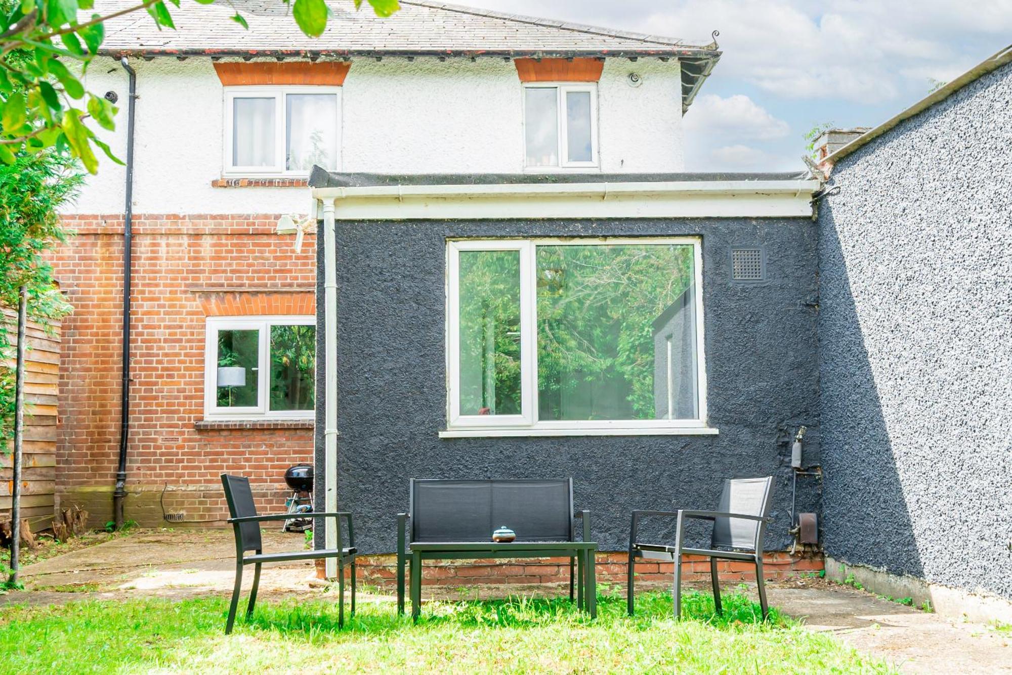 Charming 2-Bedroom Flat With A Garden And Free Parking At Abingdon อ็อกซ์ฟอร์ด ภายนอก รูปภาพ