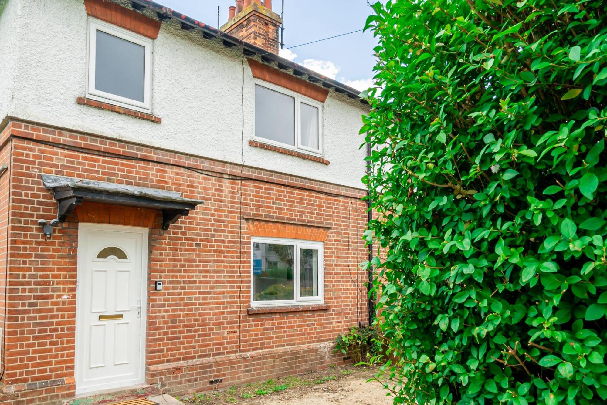 Charming 2-Bedroom Flat With A Garden And Free Parking At Abingdon อ็อกซ์ฟอร์ด ภายนอก รูปภาพ